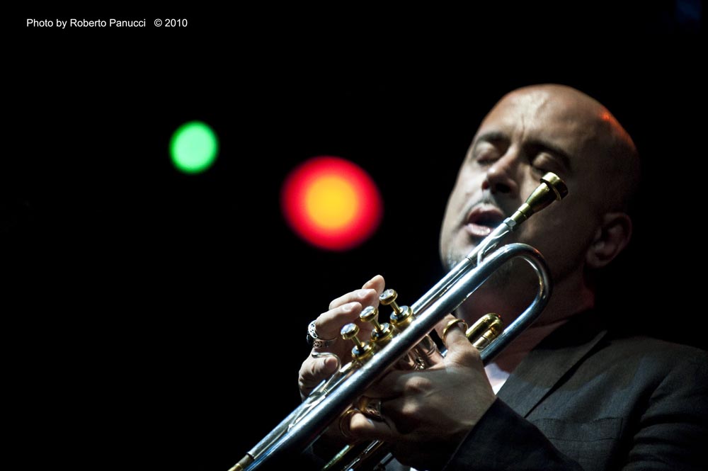 foto concerto Flavio Boltro - Rosario Giuliani Quintet - Villa Celimontana Jazz Festival 18-08-2010
