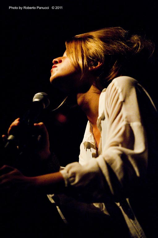 foto concerto Selah Sue - Circolo degli Artisti 21-10-2011