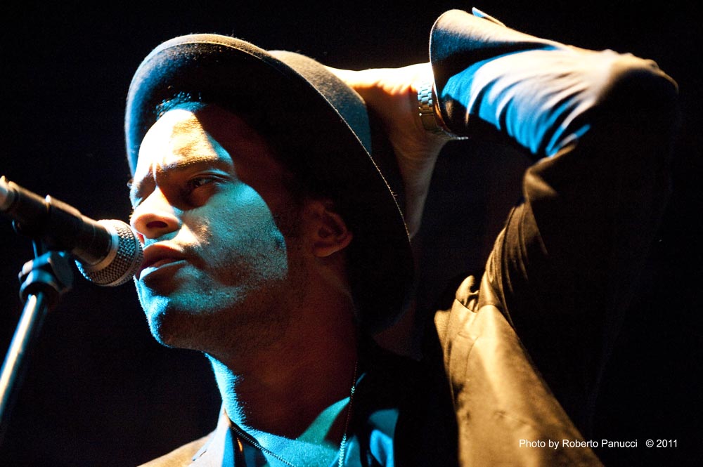 foto concerto Twin Shadow - Ypsigrock Festival - Castelbuono (Palermo) 05-08-2011