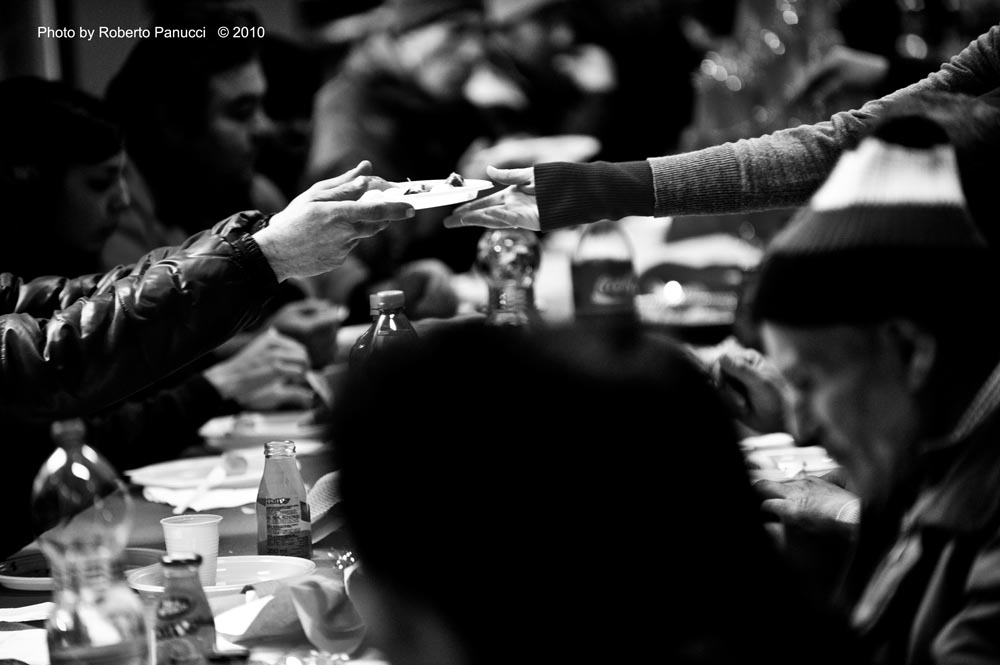 foto reportage Pranzo di Natale - Liceo Newton/Caritas 19-12-2010