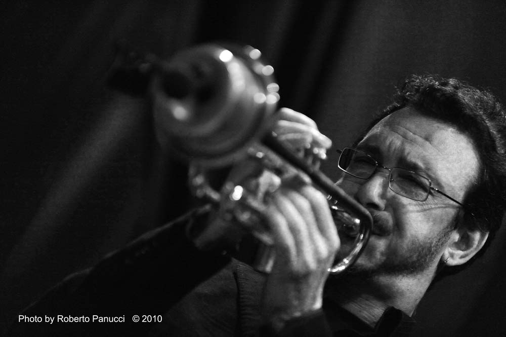 foto concerto Aldo Bassi Trio - Sala del Collegio - Tuscia Jazz Festival - Ronciglione 03-04-2010