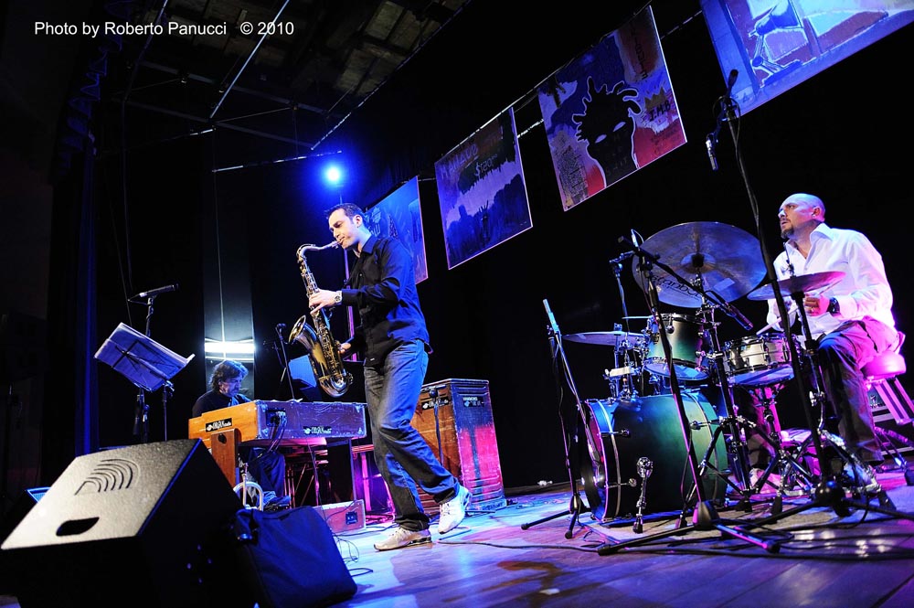 foto concerto Hot Trio guest Marco Tamburini - Teatro Ettore Petrolini - Tuscia Jazz Festival - Ronciglione 05-04-2010