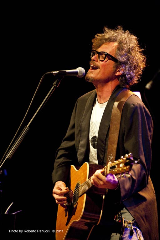 foto concerto Niccolò Fabi - Teatro Ambra Jovinelli 09-05-2011