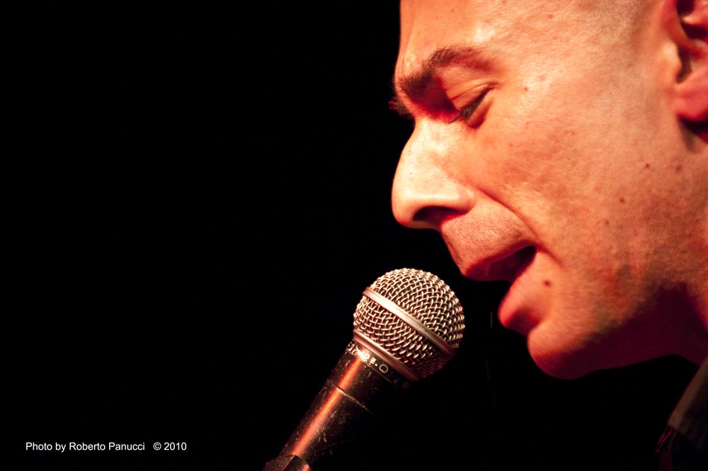 foto concerto Roberto Giglio - Teatro Argot 21-12-2010