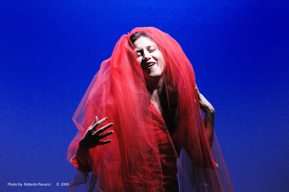 foto spettacolo teatrale Era Rosso - Cinzia e Michele Villari regia Lorenzo Profita - Teatro Argot 08-06-2009