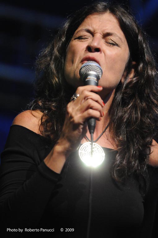 foto concerto Maria Pia De Vito - Mind the Gap - Villa Celimontana Jazz Festival 13-09-2009