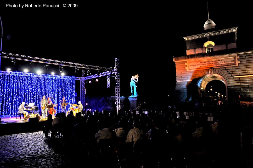 foto concerto Gianni Savelli - Aldo Bassi - Media Res - Musica Senza Confini Ponte Milvio 27-09-2009