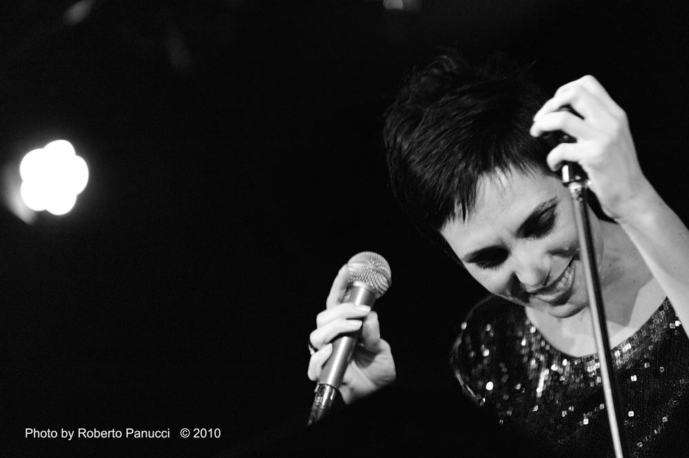 foto concerto Sara Berni - Elsa Baldini - The Place 16-02-2010