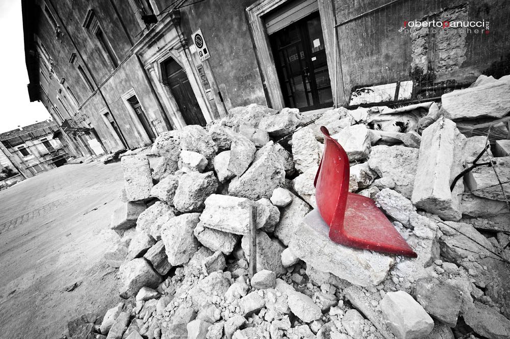 foto reportage L'Aquila 19-05-2012 terremoto zona rossa