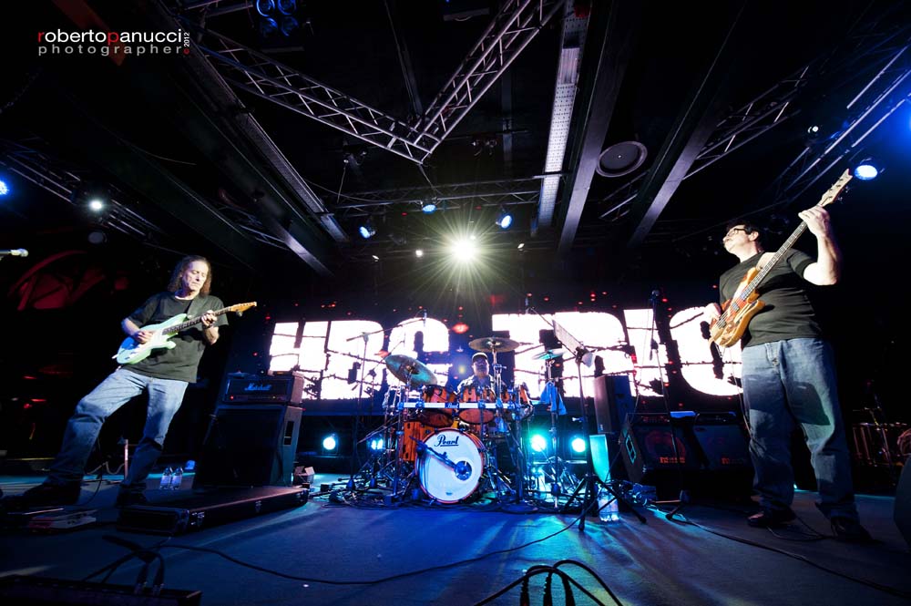foto concerto HBC Trio - Scott Henderson - Jeff Berlin - Dennis Chambers - Stazione Birra 06-10-2012