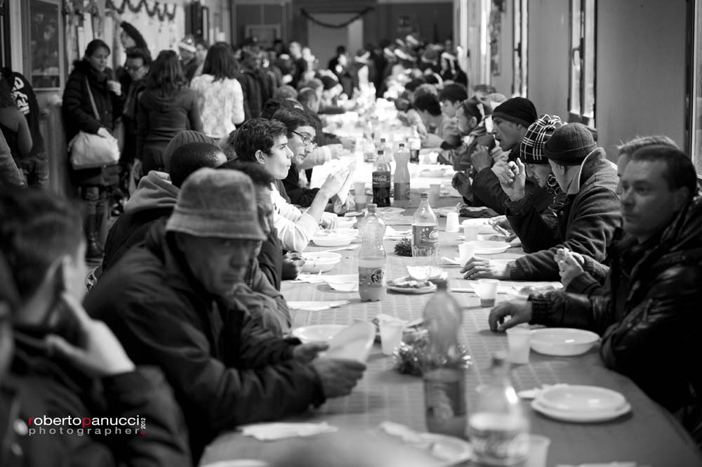 foto reportage Pranzo di Natale Liceo Newton - Caritas 23-12-2012