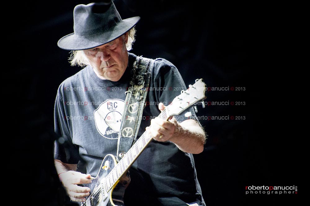 foto concerto Neil Young & Crazy Horse - Rock in Roma 26-07-2013