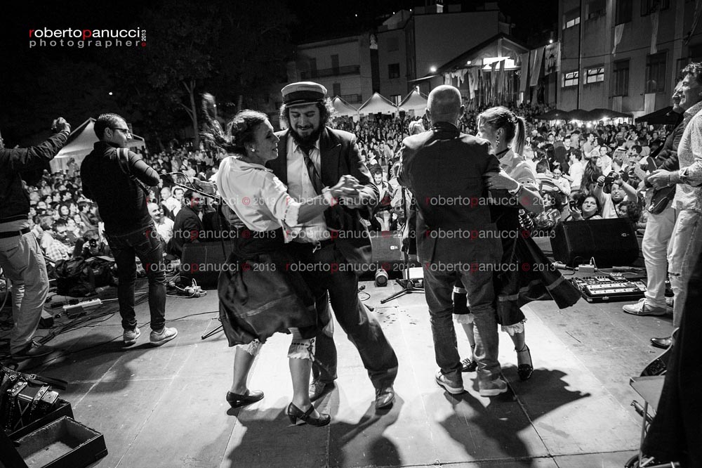 foto concerto Vinicio Capossela - Calitri Sponz Fest reportage - 28/30-08-2013