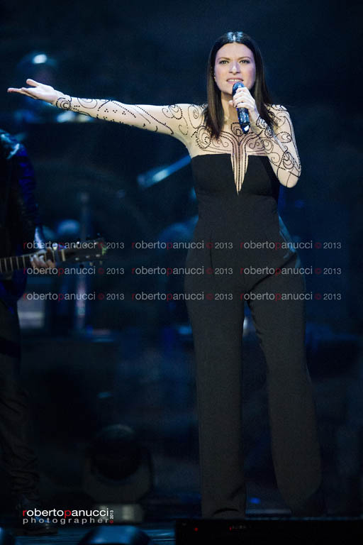 foto concerto Laura Pausini - Palalottomatica 08-12-2013