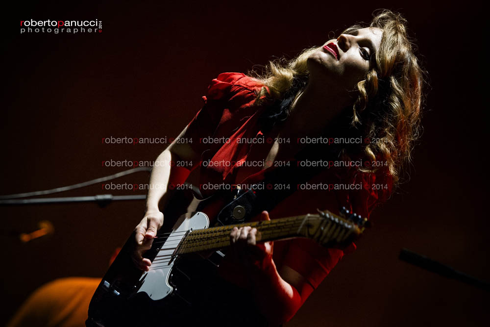foto concerto Anna Calvi - Ypsigrock Festival - Castelbuono 08-08-2014