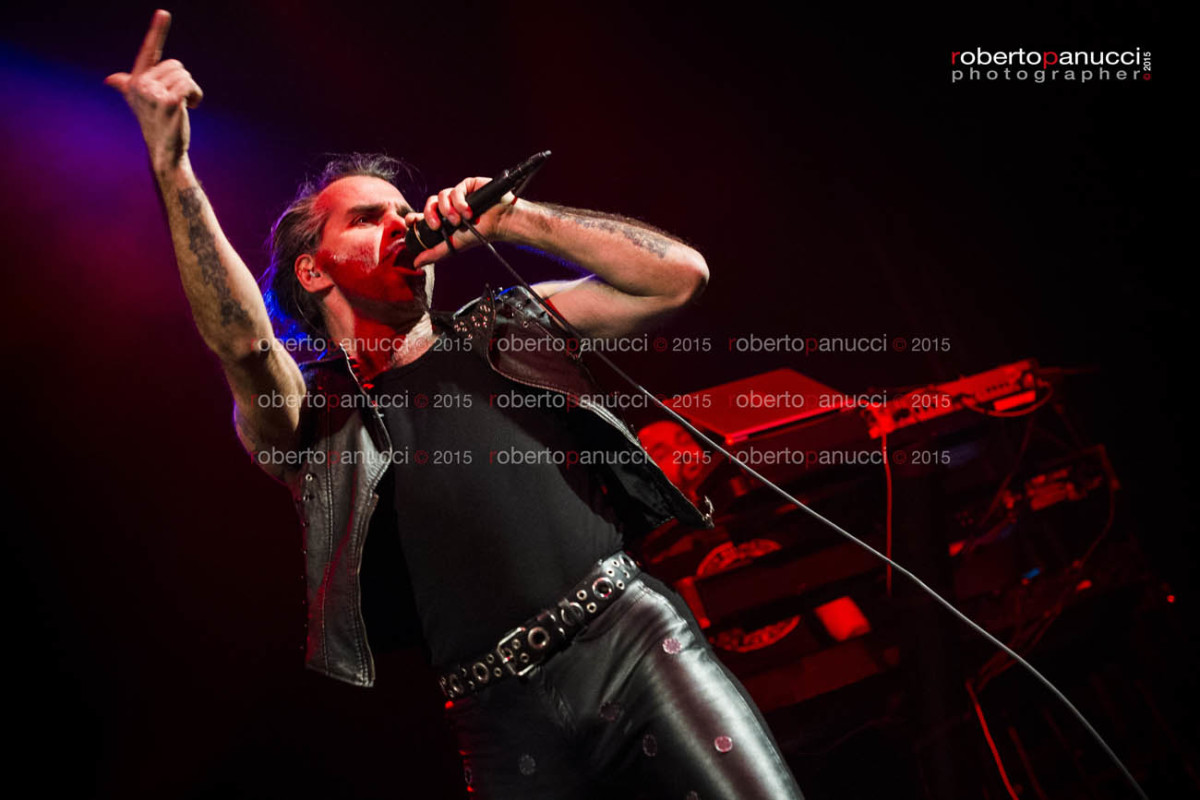 foto concerto Litfiba - piero pelu Atlantico 12-04-2015