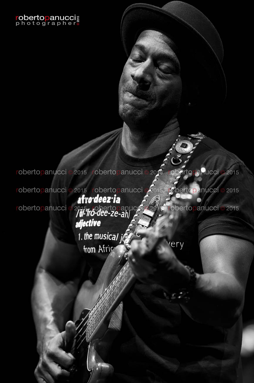 foto concerto Marcus Miller - Auditorium Parco della Musica 31-03-2015