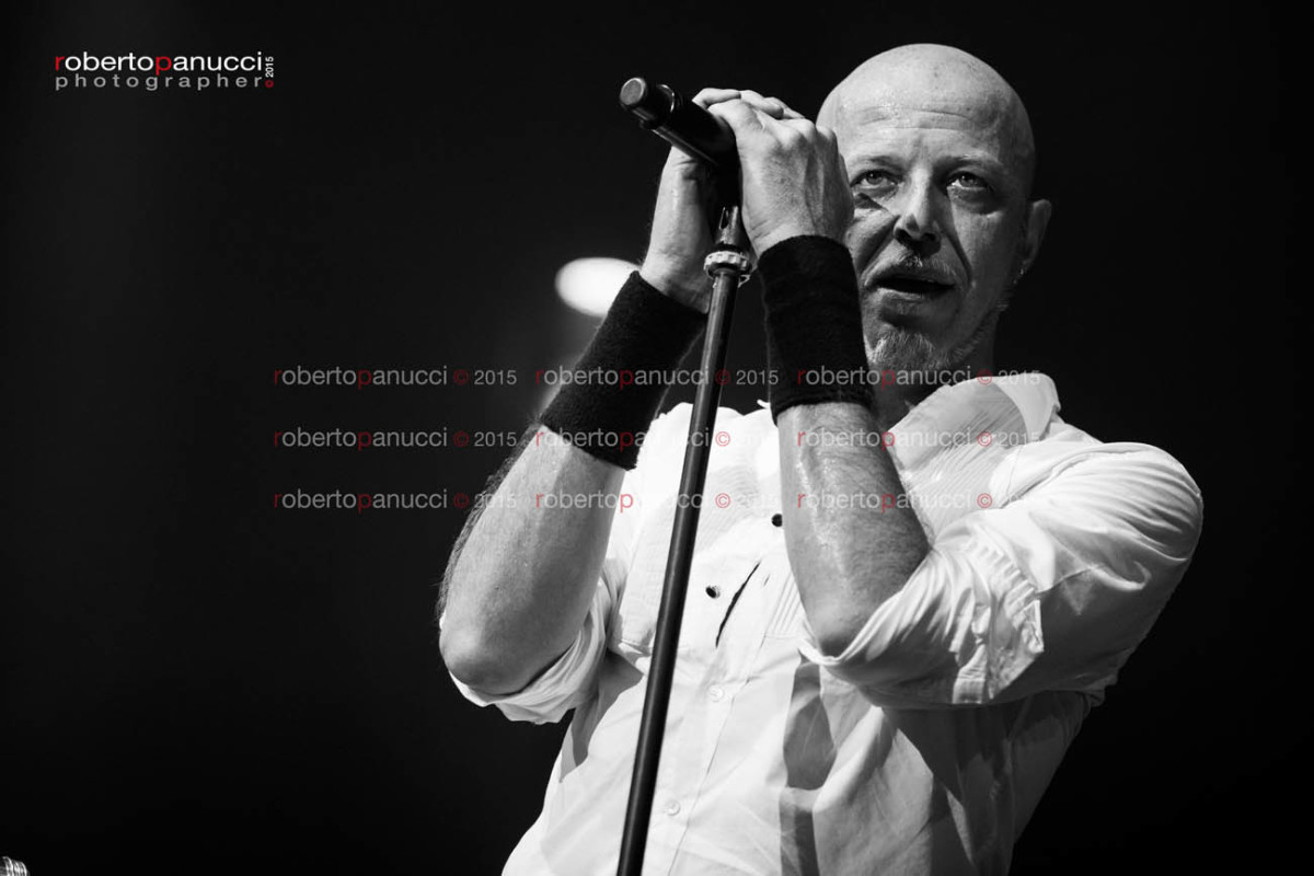 foto concerto Negrita - Palalottomatica 21-04-2015
