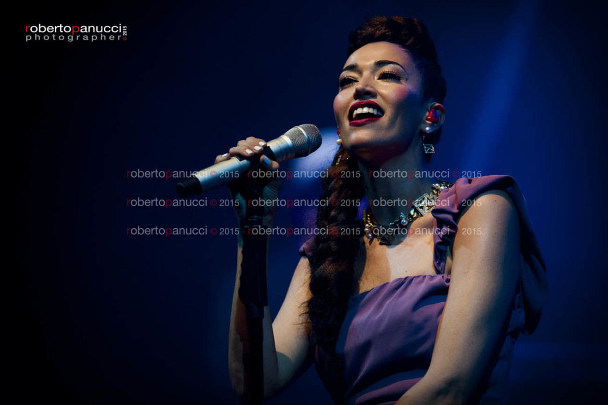 foto concerto Nina Zilli - Auditorium Parco della Musica 09-05-2015