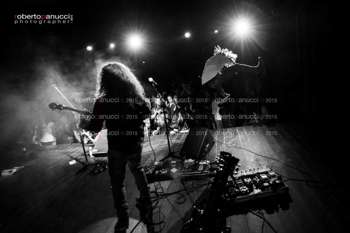 foto concerto Etruschi from Lakota - Teatro Quirinetta 22-10-2015