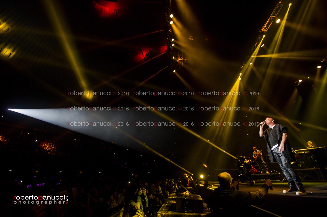 foto concerto Gigi D'Alessio - Palalottomatica 09-04-2016