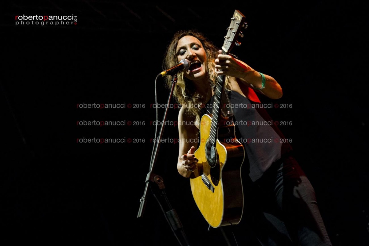 foto concerto Marina Rei - Concerto Senza Impegno - Villa Ada 11-09-2016
