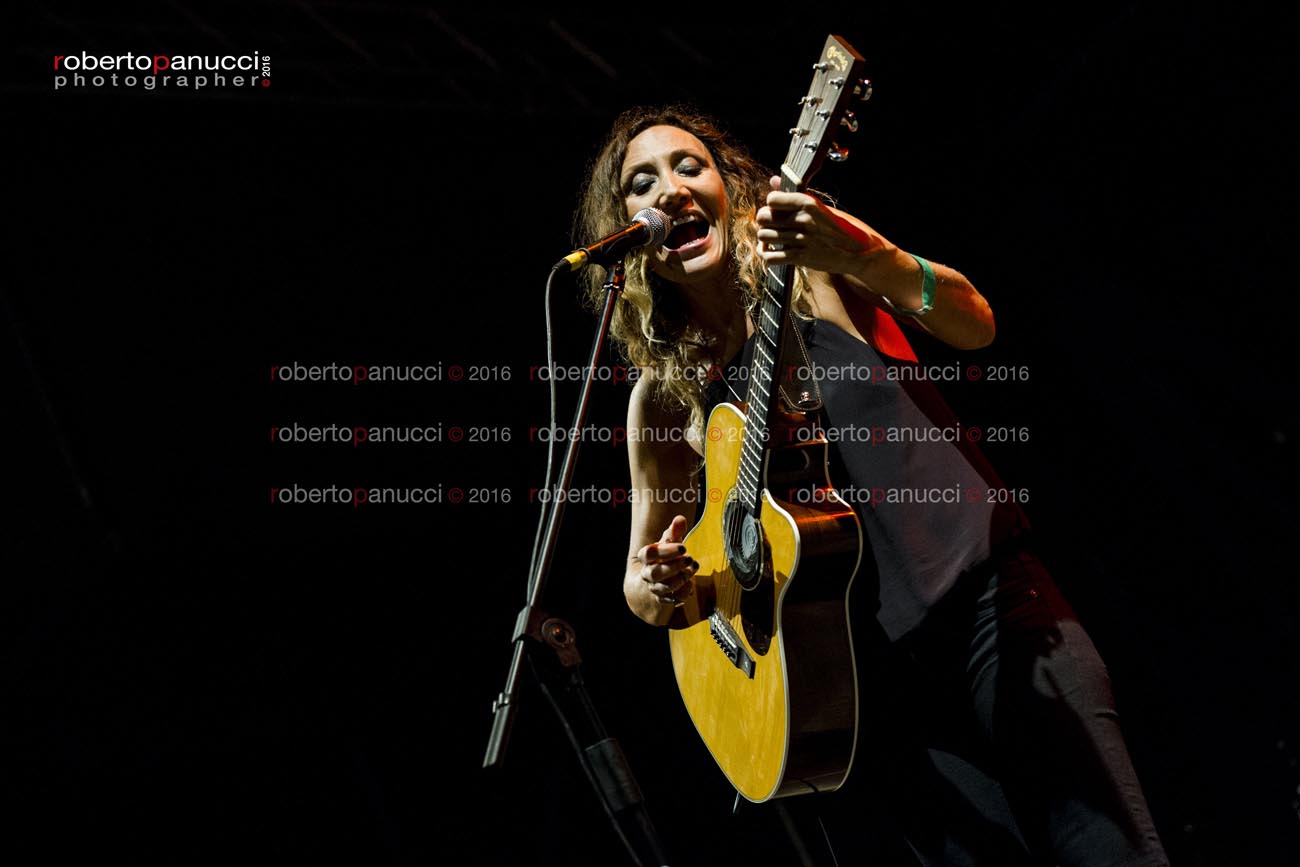 foto concerto Marina Rei - Concerto Senza Impegno - Villa Ada 11-09-2016