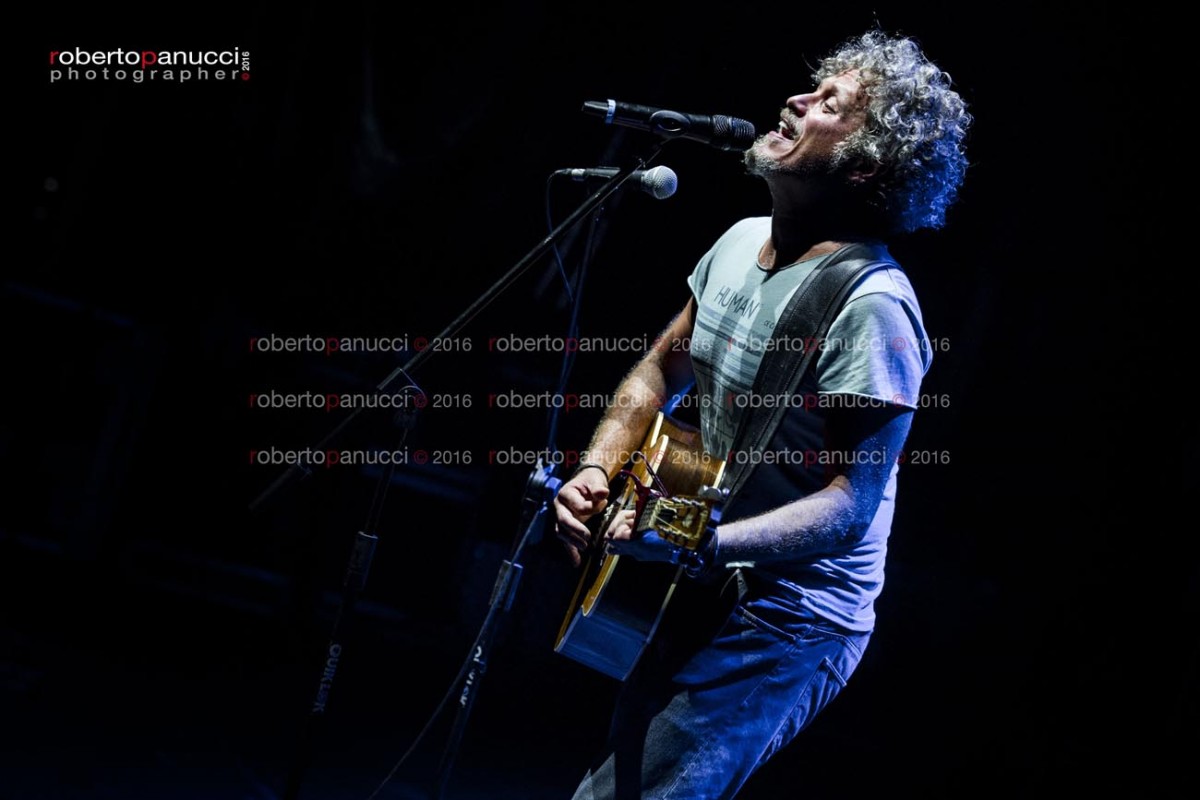 foto concerto Niccolò Fabi - Concerto Senza Impegno - Villa Ada 11-09-2016