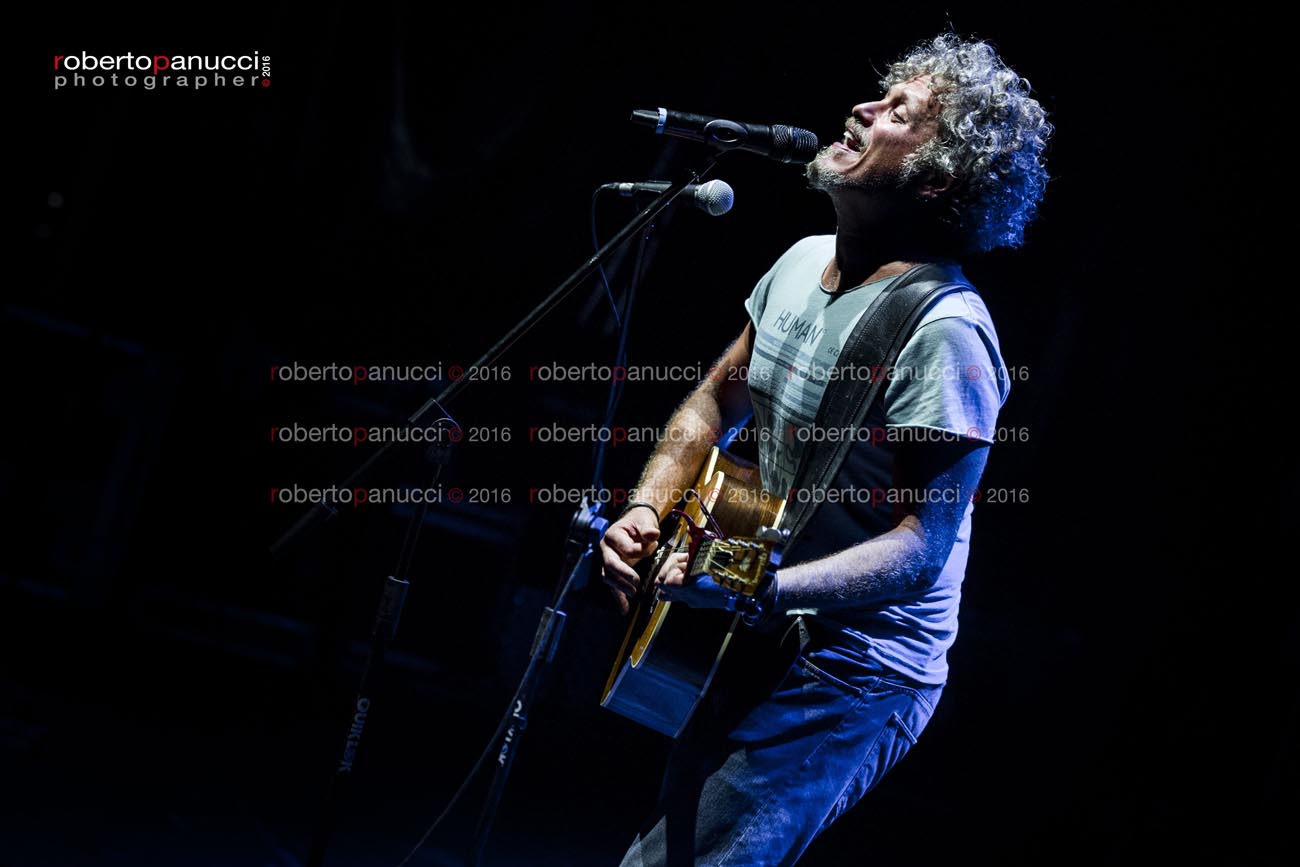foto concerto Niccolò Fabi - Concerto Senza Impegno - Villa Ada 11-09-2016