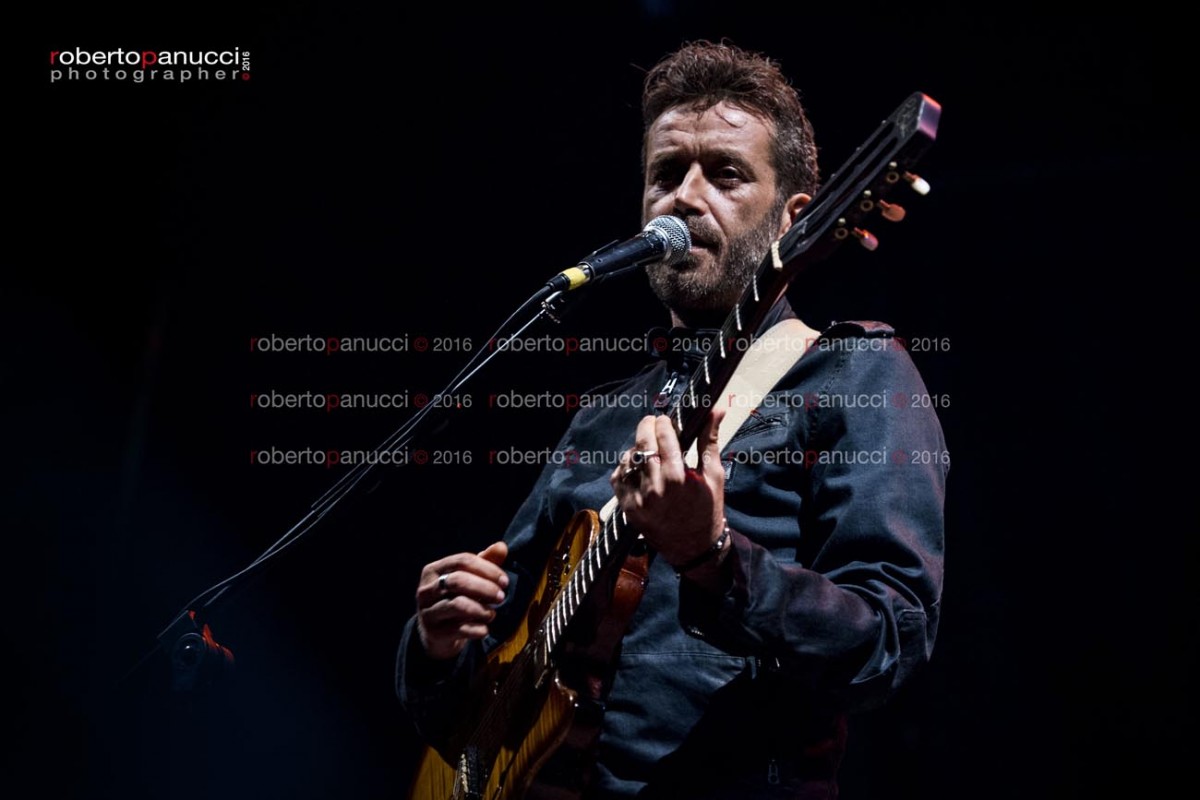 foto concerto Daniele Silvestri - Concerto Senza Impegno - Villa Ada 11-09-2016