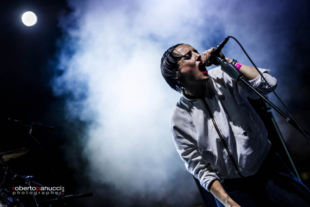foto concerto Savages - Ypsigrock Festival - Castelbuono 07-08-2016