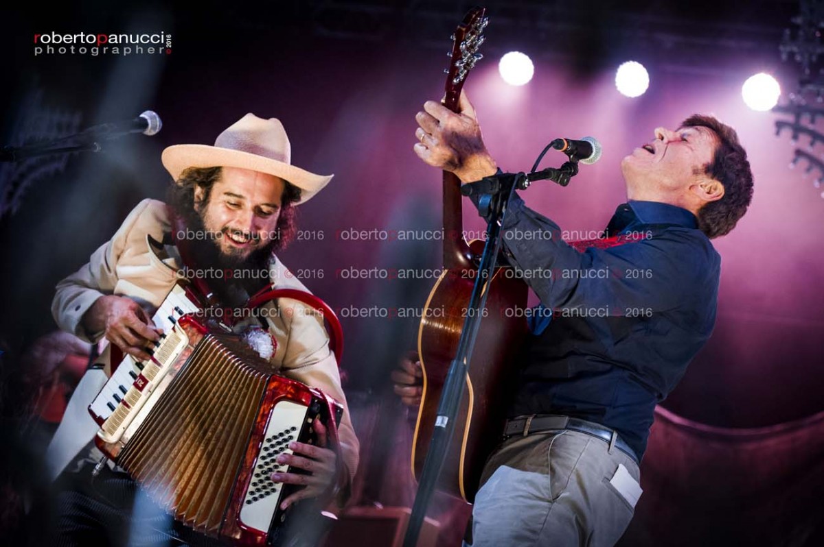 foto concerto Vinicio Capossela - Gianni Morandi - Calitri Sponz Fest 27-08-2016