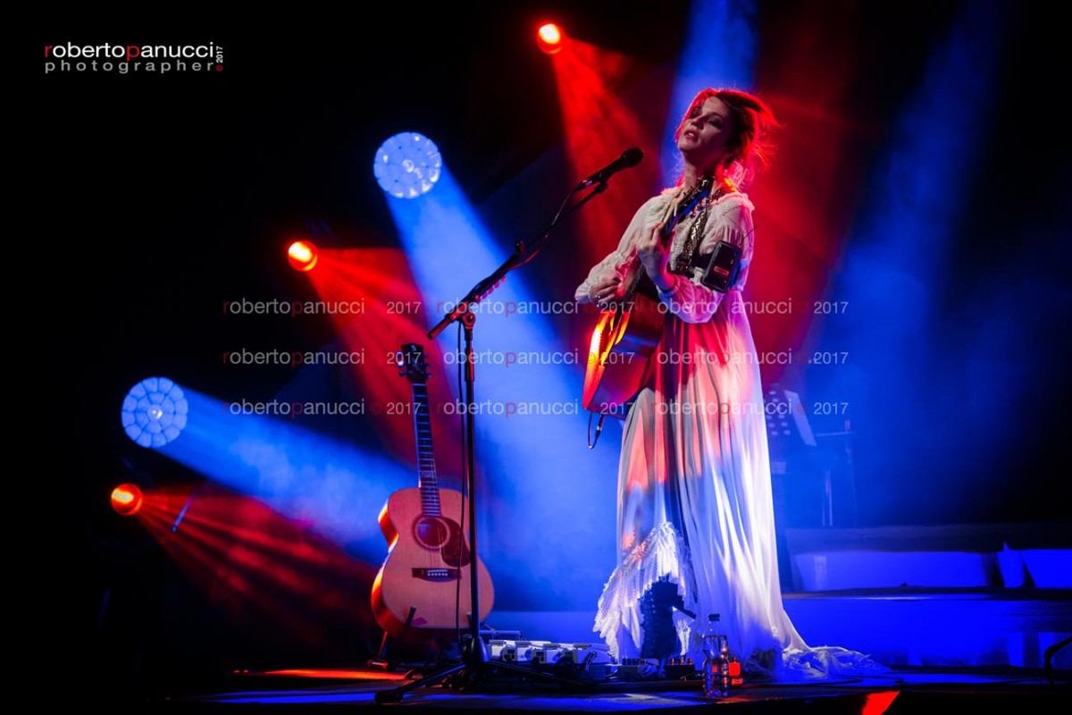 foto concerto Carmen Consoli - Auditorium Parco della Musica 02-03-2017
