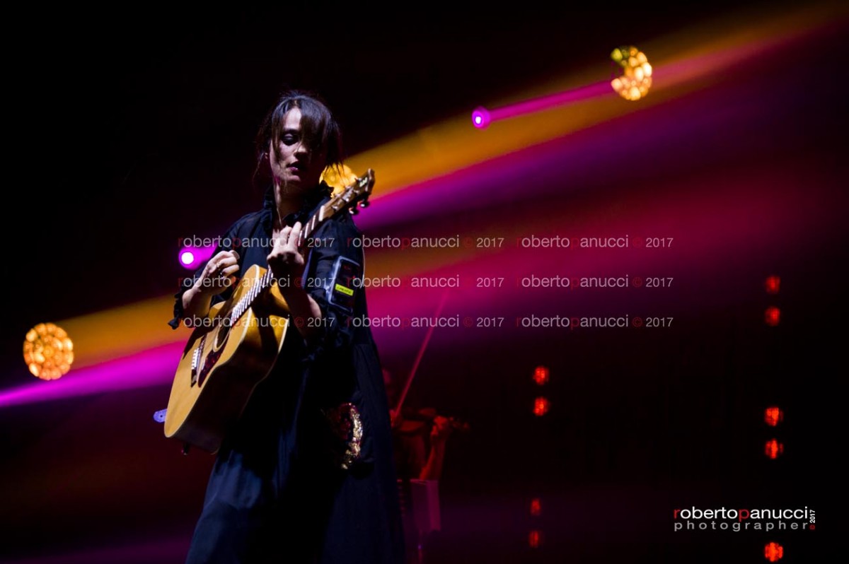 foto concerto Carmen Consoli - Teatro Politeama Greco Lecce 31-03-2017