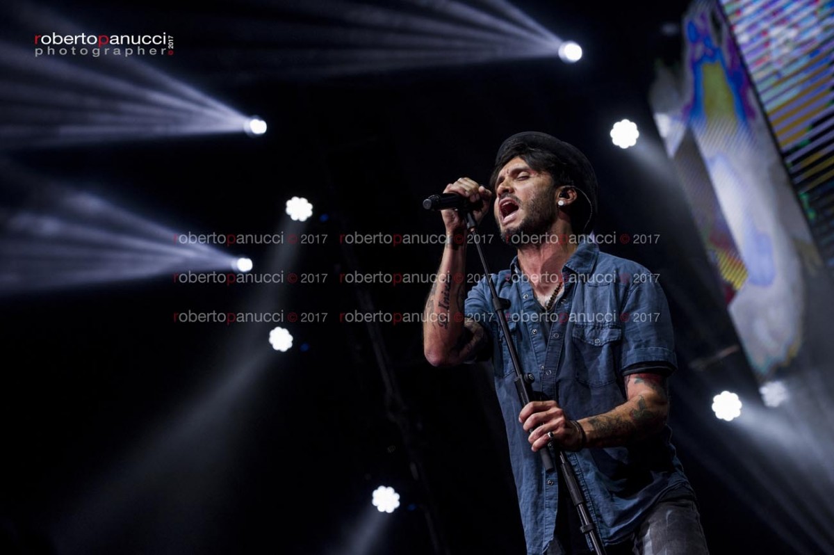 foto concerto Fabrizio Moro - Palalottomatica 26-05-2017