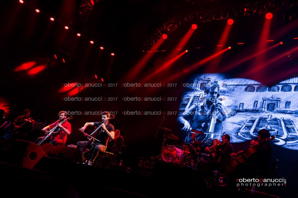 foto concerto 2Cellos - Centrale del Tennis 26-06-2017