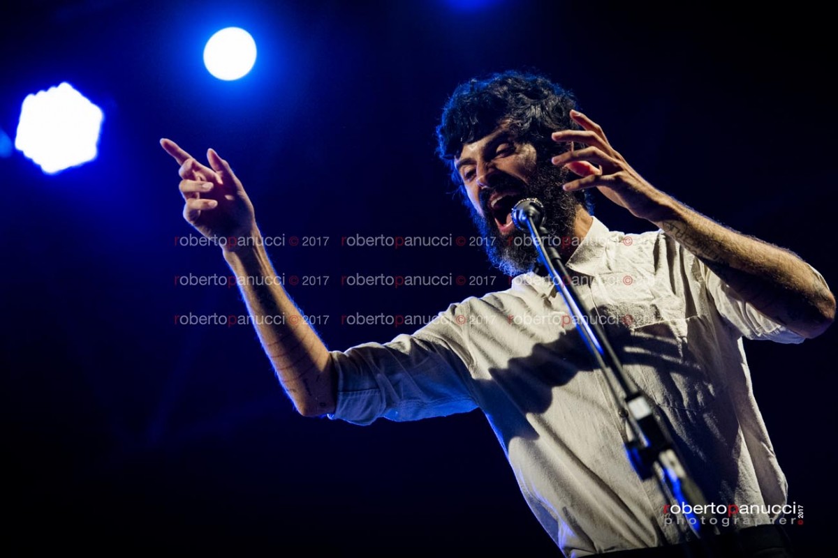 foto concerto Devendra Banhart - Teatro Romano di Ostia Antica 11-07-2017