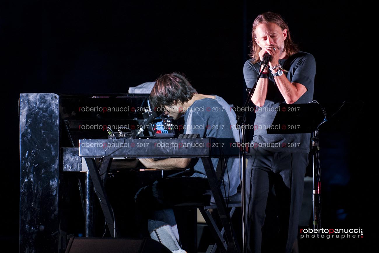 foto concerto Thom Yorke e Jonny Greenwood - Sferisterio - Macerata 20-08-2017