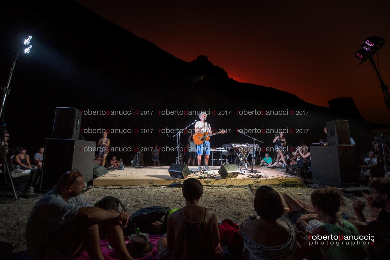 foto concerto Niccolo Fabi - Secret Concert - Riserva di Marinello - Indiegeno Fest 08-08-2017