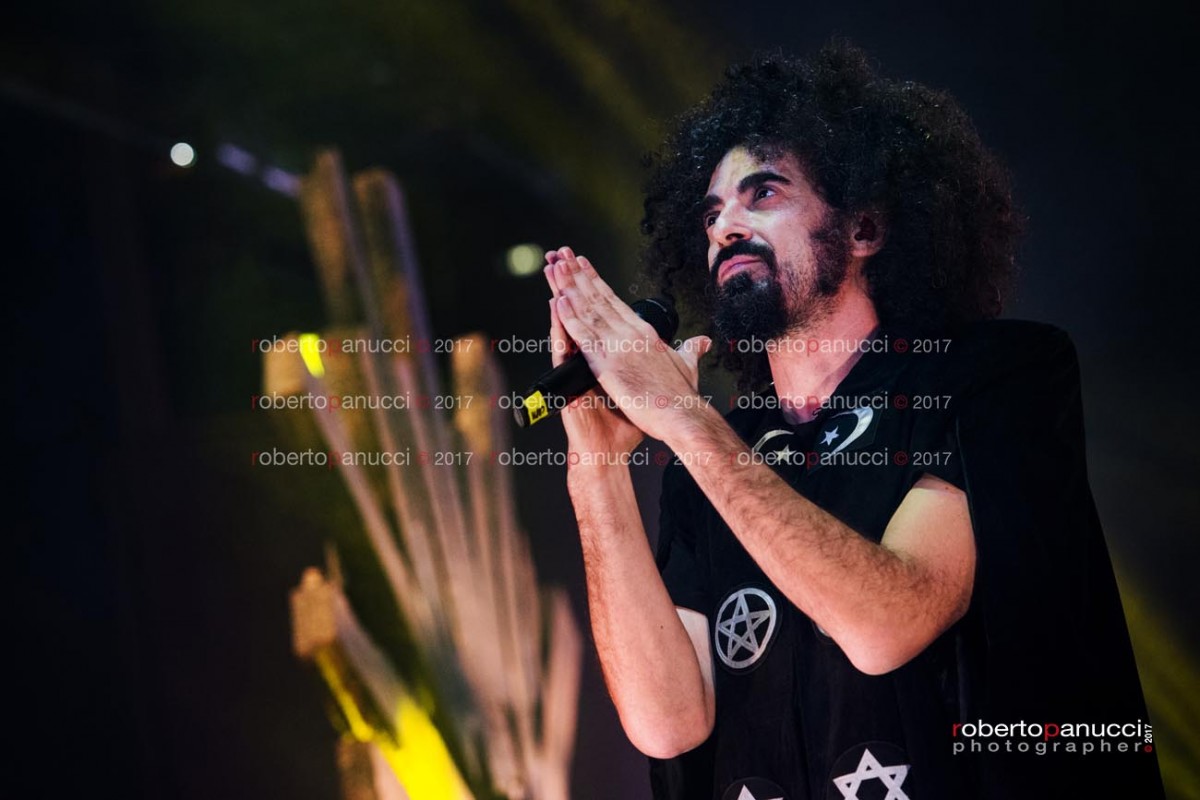 foto concerto Caparezza - Palalottomatica 29-11-2017