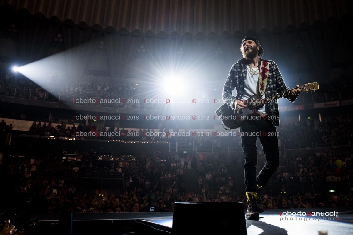 foto concerto Jovanotti - Lorenzo Cherubini - Palalottomatica 19-04-2018