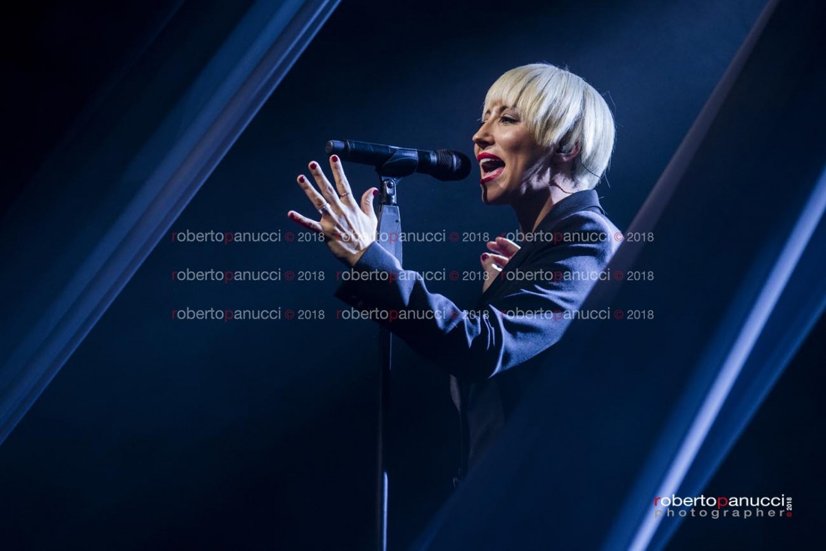 foto concerto Malika Ayane - Auditorium Parco della Musica 19-11-2018