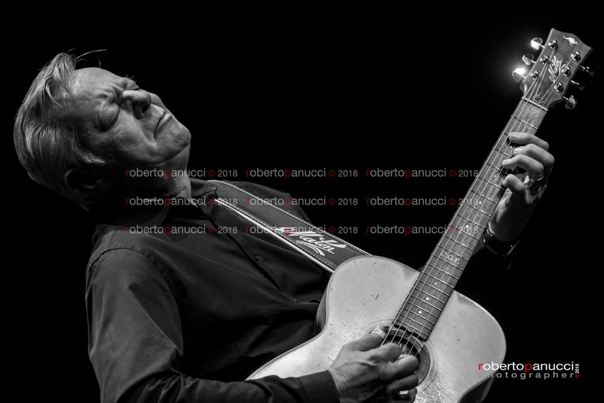 foto concerto Tommy Emmanuel - Auditorium Parco della Musica 06-11-2018
