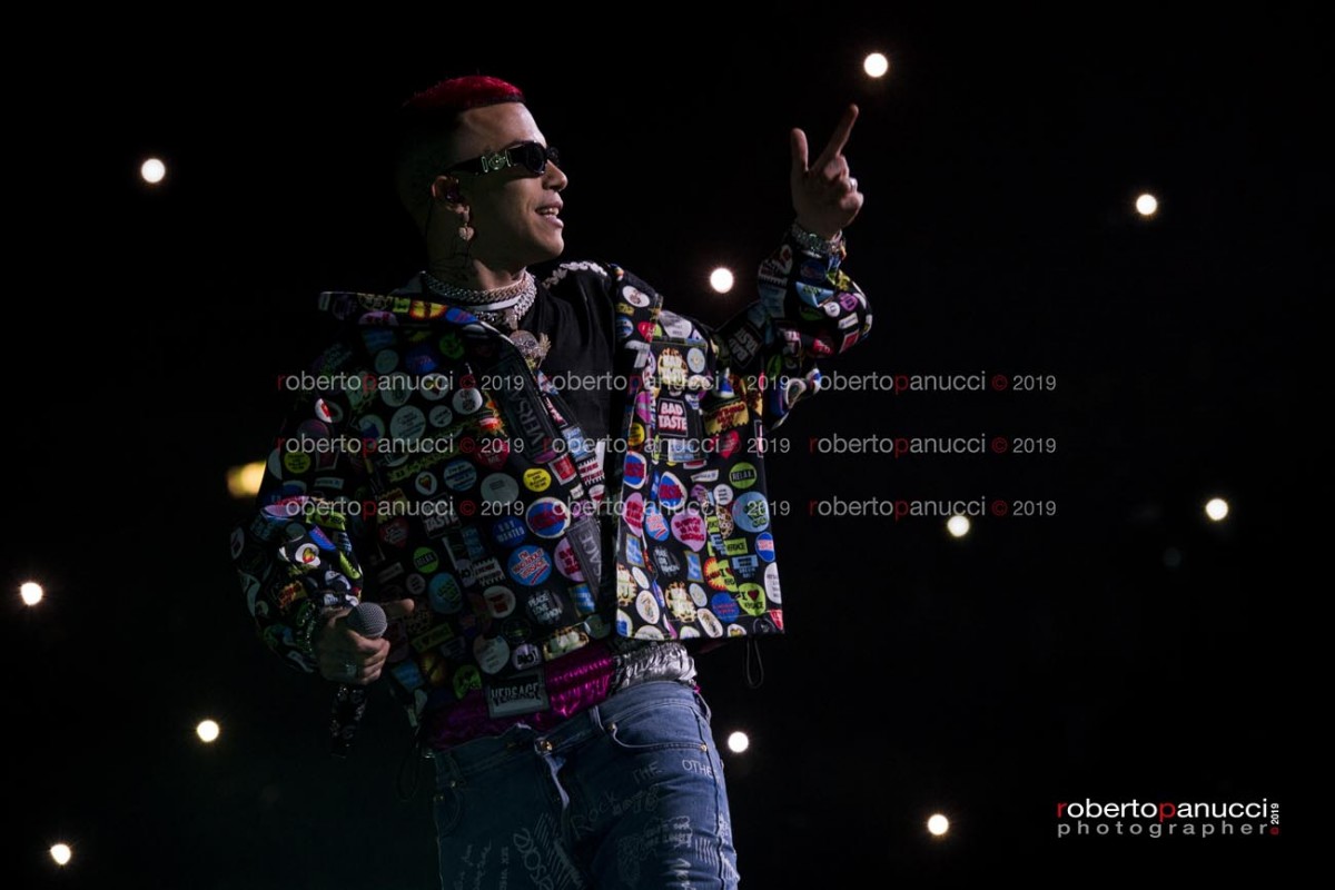 foto concerto Sfera Ebbasta - Palazzo dello Sport di Roma 17-04-2019