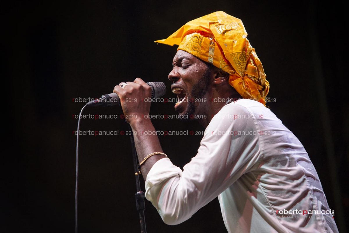 foto concerto Baloji - Ypsigrock Festival - Castelbuono 10-08-2019
