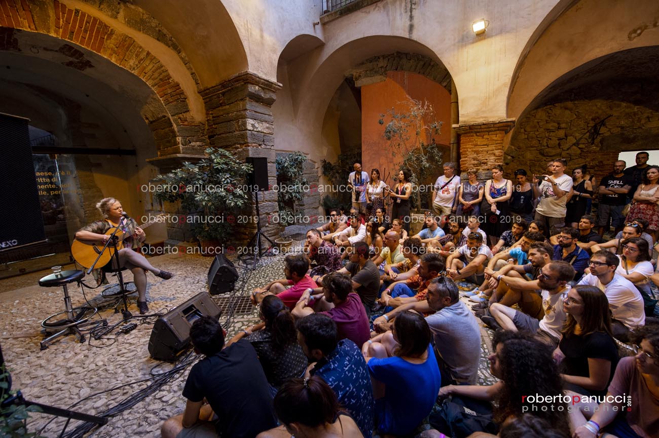 foto concerto Olof Arnalds - Ypsigrock Festival - Castelbuono 11-08-2019