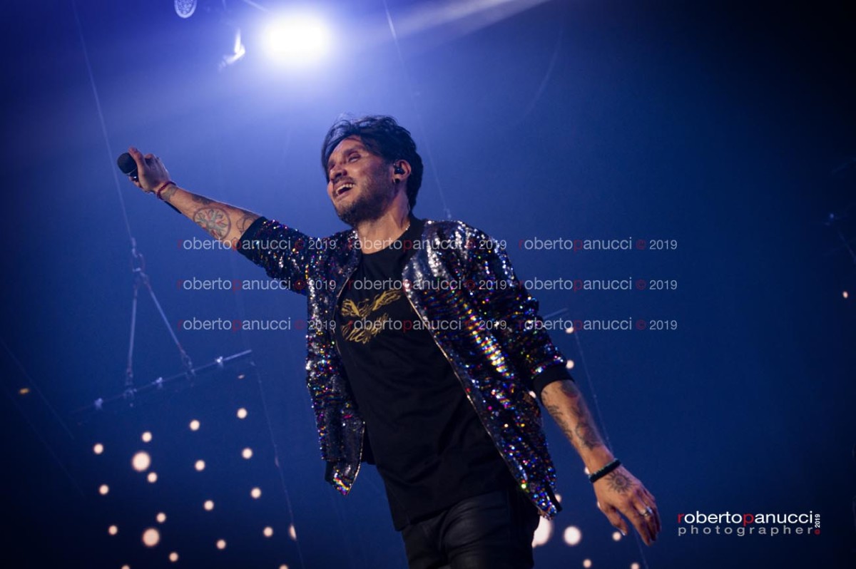 foto concerto Fabrizio Moro - Palazzo dello Sport 18-10-2019