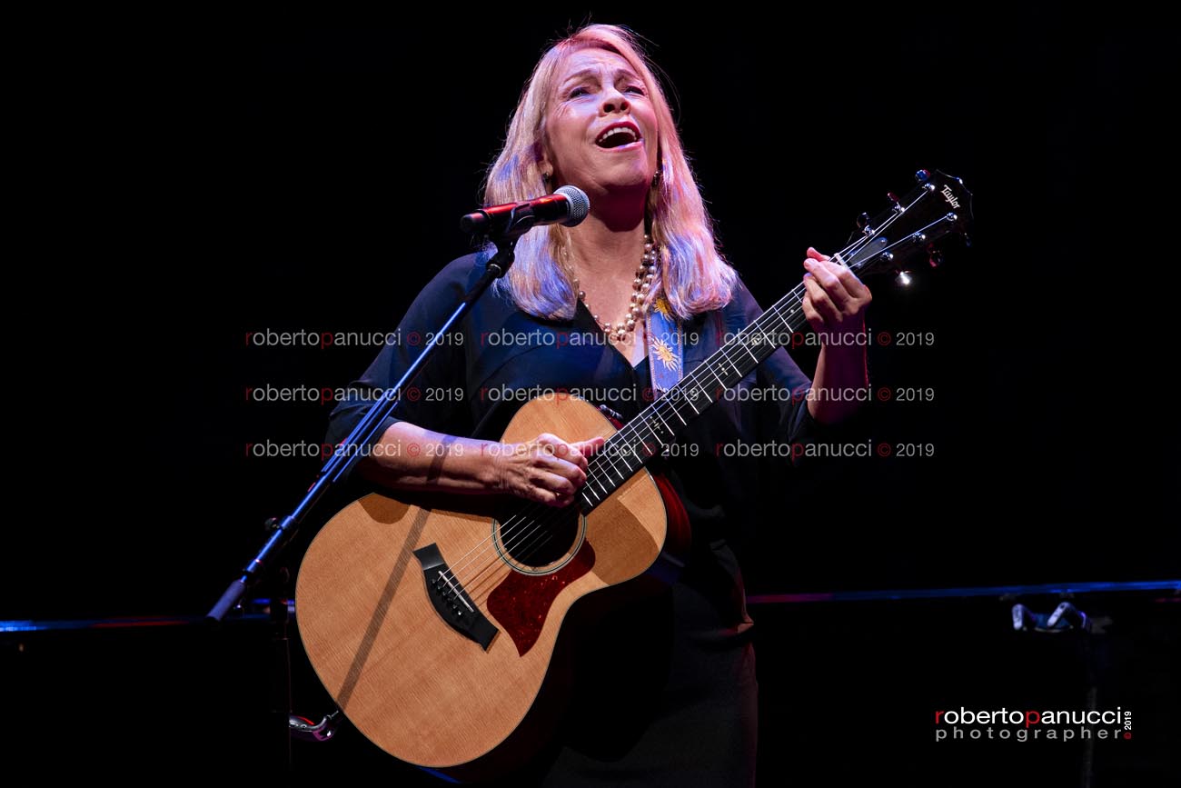 foto concerto Rickie Lee Jones - Auditorium Parco della Musica 16-11-2019