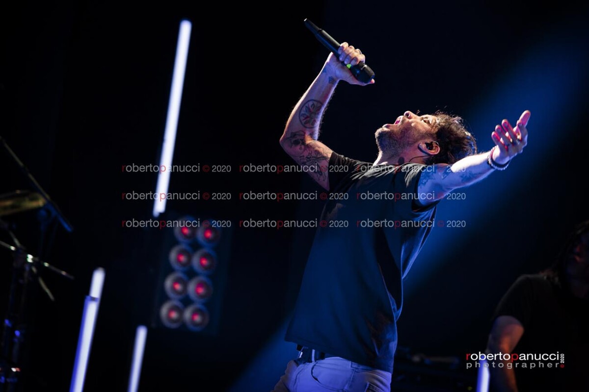 foto concerto Fabrizio Moro - Primo Maggio 2020 - Auditorium Parco della Musica 01-05-2020