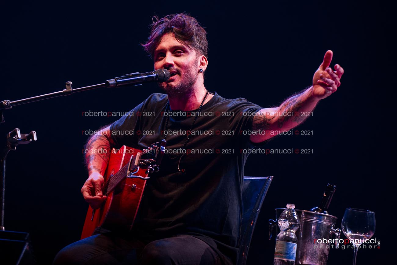 foto concerto Fabrizio Moro - Auditorium Parco della Musica 02-07-2021